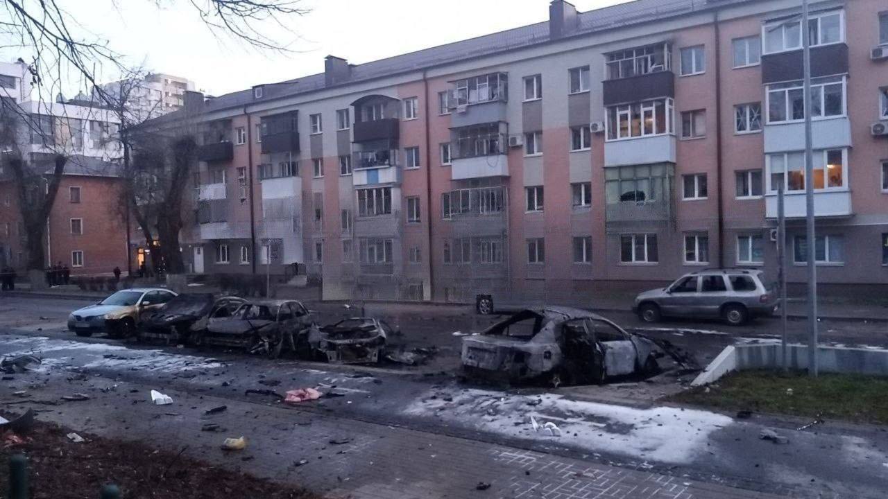 Почти 3,2 млрд рублей направили на компенсации за автомобили, которые были повреждены в результате атак дронов и обстрелов.  Деньги направили из внебюджетных источников.  С 2022 года в регионе были повреждены более 15 тысяч автомобилей. Из них выплатили компенсации за почти 14,8 тысяч машин.    Подпишись на «Белгород №1»