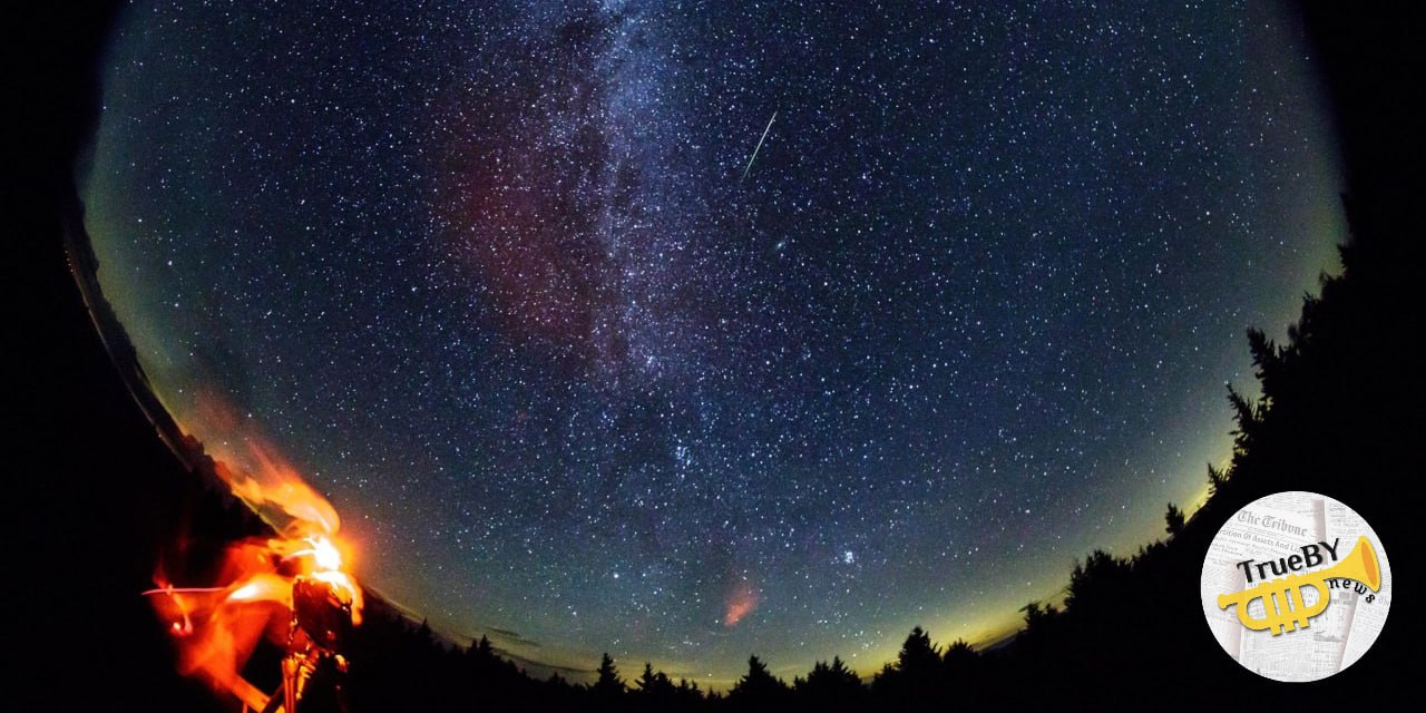 Белорусы смогут наблюдать самый яркий звездопад года в декабре Ожидается что в ночь с 13 на 14 декабря можно будет увидеть поток Геминиды отличающийся разноцветными вспышками Наиболее интенсивный период звездопада прогнозируется на два часа ночи Беларусь звездопад небо TrueBY news