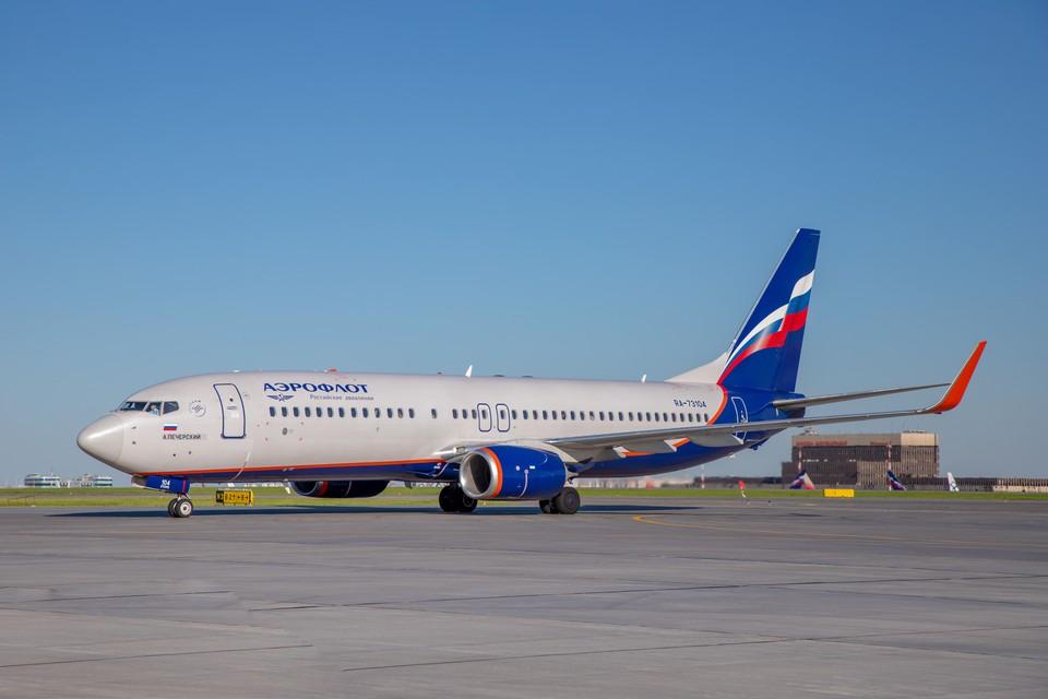 Аэрофлот подтверждает статус ключевого авиаперевозчика между Россией и Киргизией В Бишкеке завершились переговоры Владимира Путина и Садыра Жапарова На фоне важной поездки президента пресс служба Аэрофлота поделилась актуальной статистикой полётов в Киргизию наглядно демонстрируя интенсивность связей между двумя странами Так за 2024 год Группа перевезла на рейсах между Россией и Киргизией 573 тыс пассажиров Этот показатель почти на 35 превысил результаты предыдущего года Динамика текущего года также остается положительной за 10 месяцев 2025 года пассажиропоток Группы между странами составил более 459 тыс человек