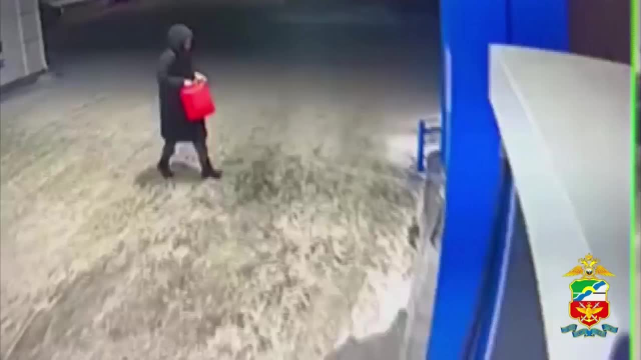 18-летняя девушка задержана за попытку поджога релейного шкафа в Бийске