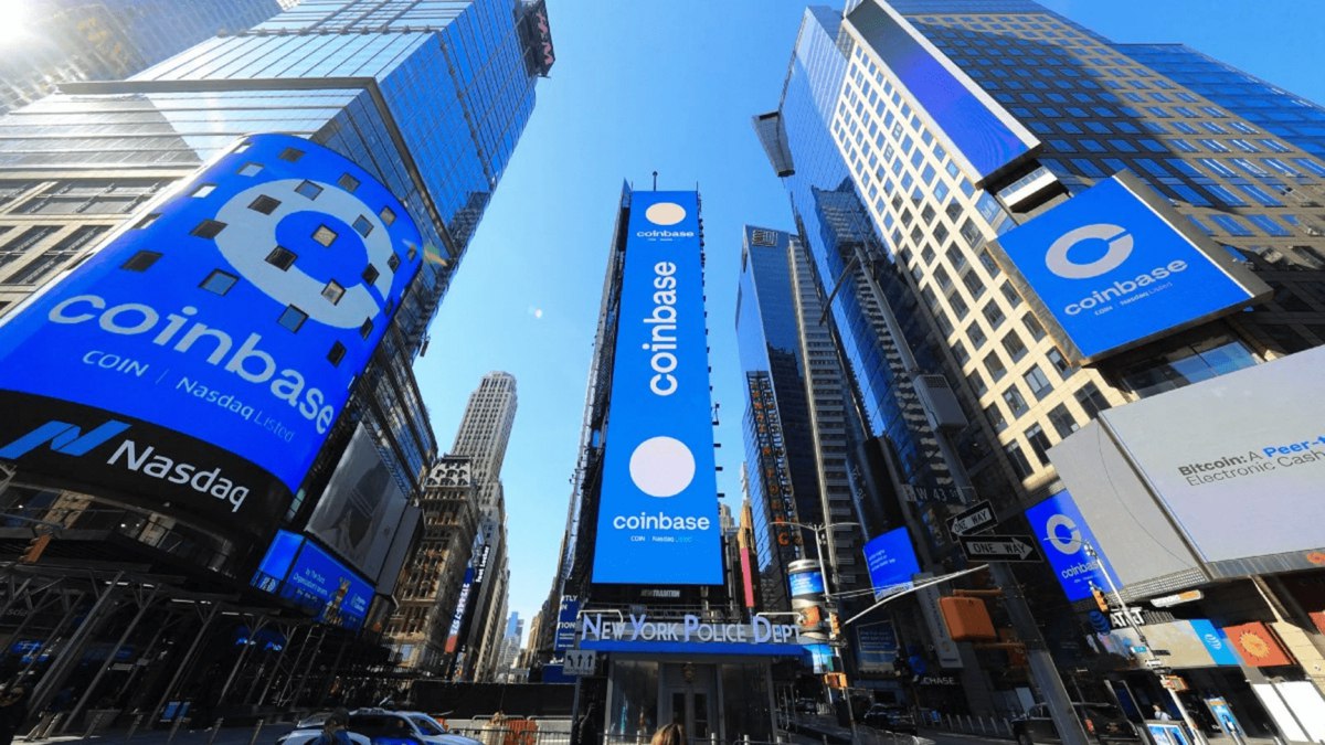 Криптобиржа Coinbase сообщила о кибератаке, затронувшей данные менее 1% активных пользователей. Хакеры потребовали $20 млн за сокрытие произошедшего, биржа отказалась платить направила эту сумму на вознаграждение за информацию о злоумышленниках vc.ru/crypto/1988485