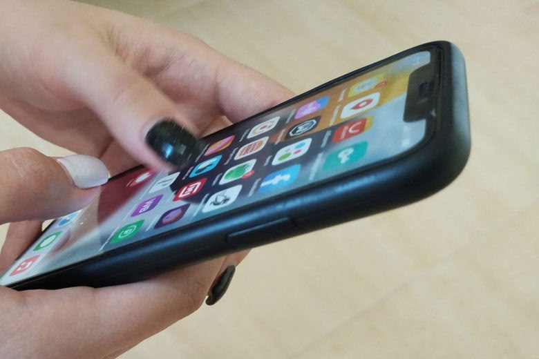 Более 80 жителей Вологодской области активно пользуются цифровыми сервисами В Вологодской области растет популярность электронных услуг за девять месяцев 2025 года ими воспользовались 81 жителей По уровню удовлетворенности их качеством регион занимает 7 е место в России Губернатор Георгий Филимонов в своем отчете посвященном двухлетию работы на посту сообщил что цифровая зрелость области по итогам 2024 года составила 91 1 превысив план Активно идет и процесс цифровизации если в 2024 году перевели в электронный вид 8 услуг то в 2025 м планируется уже 50 39 из которых уже доступны Всего за два года в регионе внедрили 13 цифровых сервисов Правительство Вологодской области Telegram MAX