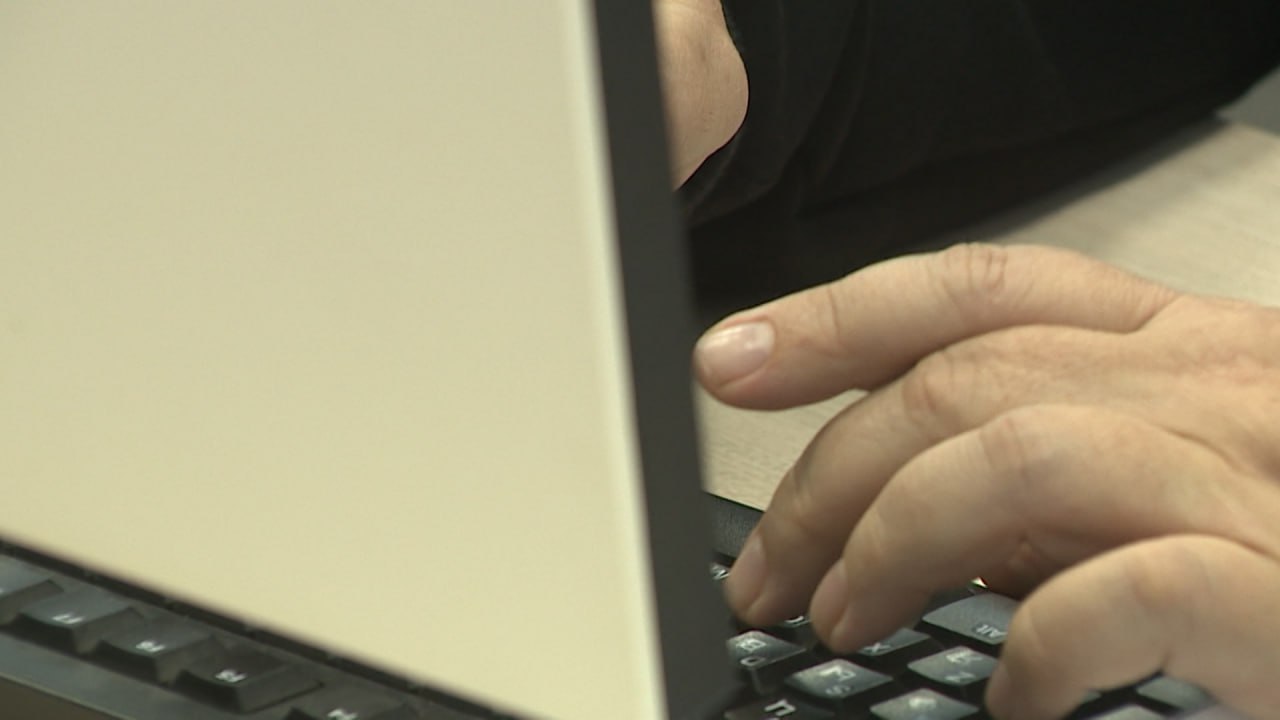 Предприятия Волгоградской области за год потратили на технологии 14 3 миллиарда рублей Всего по региону 80 2 предприятий работали с цифровыми технологиями 42 9 организаций использовали системы электронного документооборота 39 4 программы для финансовых расчетов 39 системы для информационной безопасности Электронными справочно правовыми системами пользовались 37 9 а программы для закупок товаров работ или услуг применяли 31 6 компаний Подписаться Перейти на сайт