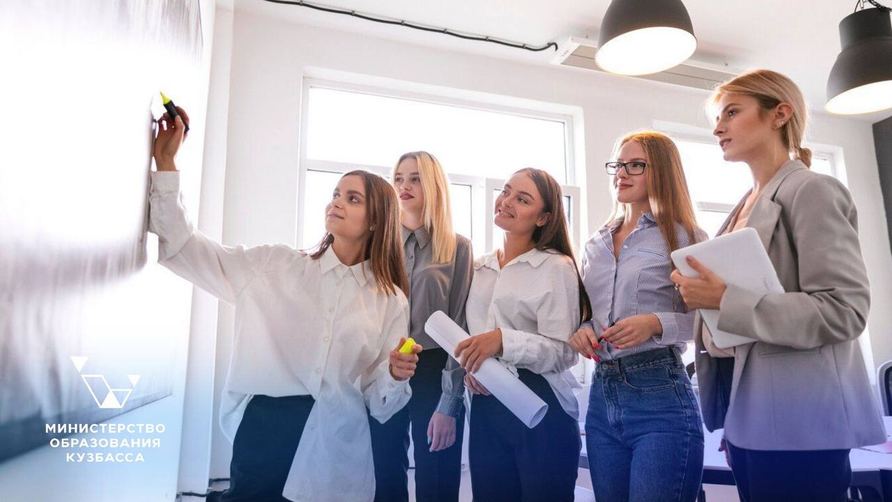 В Кузбасской школе управления стартовал образовательный интенсив   Более 140 государственных гражданских и муниципальных служащих региона пройдут обучение по двум программам: «Эффективный руководитель» и «Лидеры управленческих команд».     К обучению приступили представители региональных органов исполнительной и законодательной власти, местного самоуправления, учреждений социальной сферы Кемерова, Новокузнецка, Анжеро-Судженска, Гурьевска, Осинников, Мариинска и Таштагола.    Участники повысят профессиональные и личностные компетенции, узнают о современных подходах и решениях для повышения эффективности работы команды.