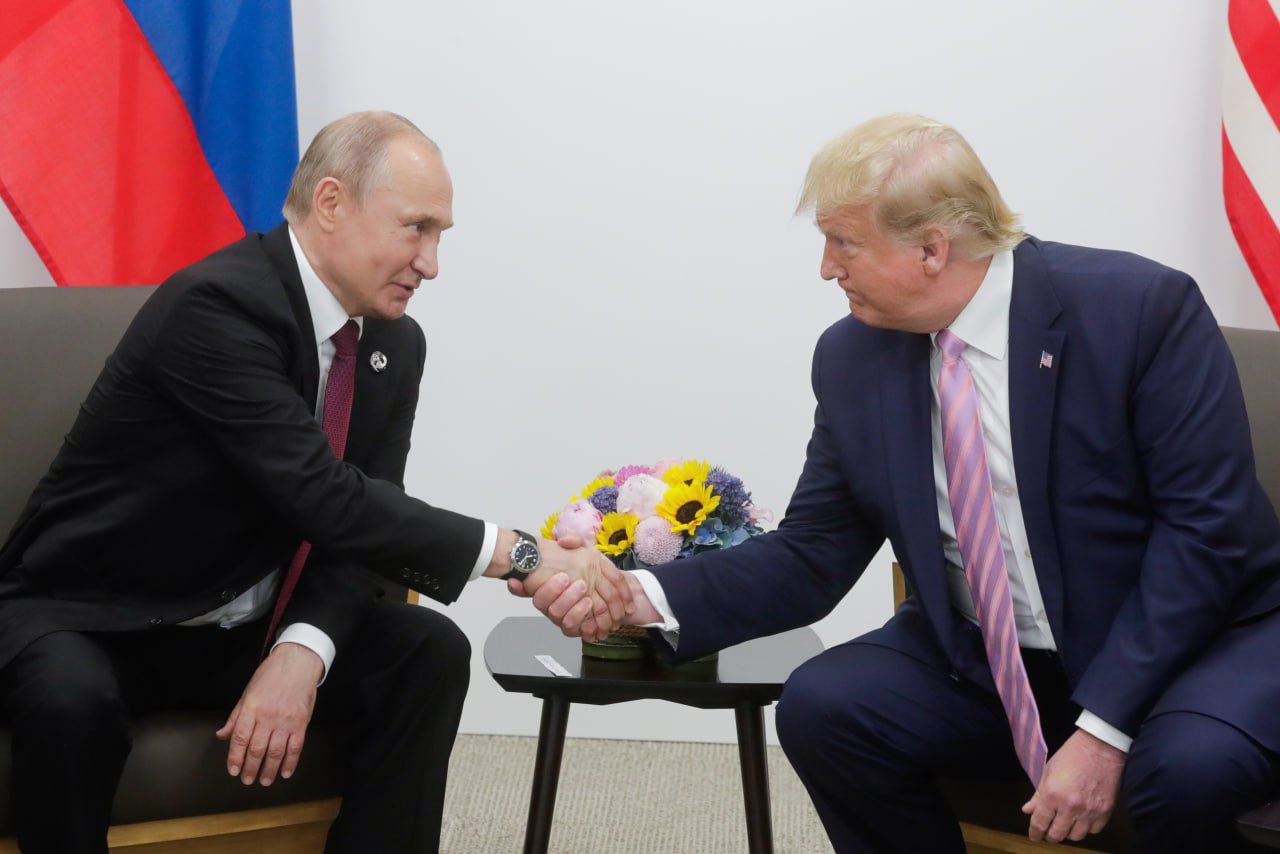 Трамп заявил, что не исключает возможности встречи с Путиным в Турции, если она приблизит конец конфликта, но подчеркнул, что на четверг все расписано