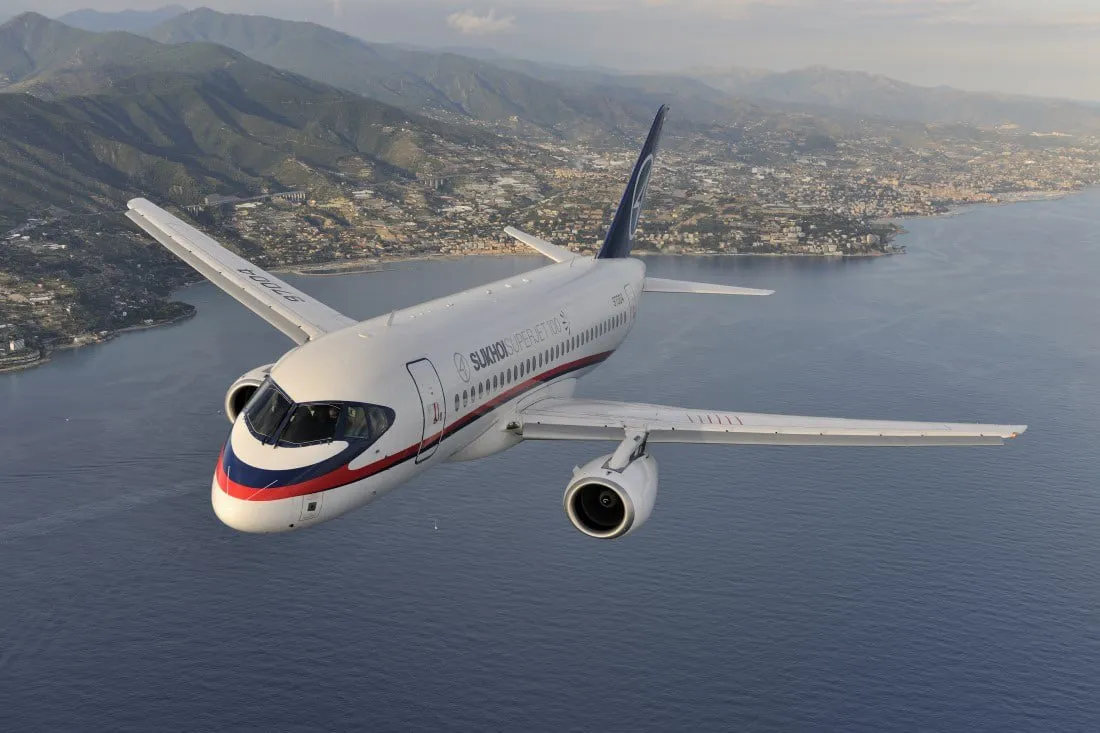 Сертификационные полёты SSJ 100 планируется завершить в течение 2 3 месяцев Сейчас опытный образец импортозамещённого самолёта совершает в среднем в месяц около 25 вылетов уточнил замглавы Минпромторга Геннадий Абраменков На заседании комитета Совета Федерации по экономической политике он также рассказал что существует очередь из желающих получить самолёт Ил 114 300 Он по лётно техническим характеристикам получился объективно лучше всех конкурентов при сопоставимой цене дальность больше груза больше экономичность лучше пояснил Абраменков Подписаться на Говорит Москва Telegram VK MAX