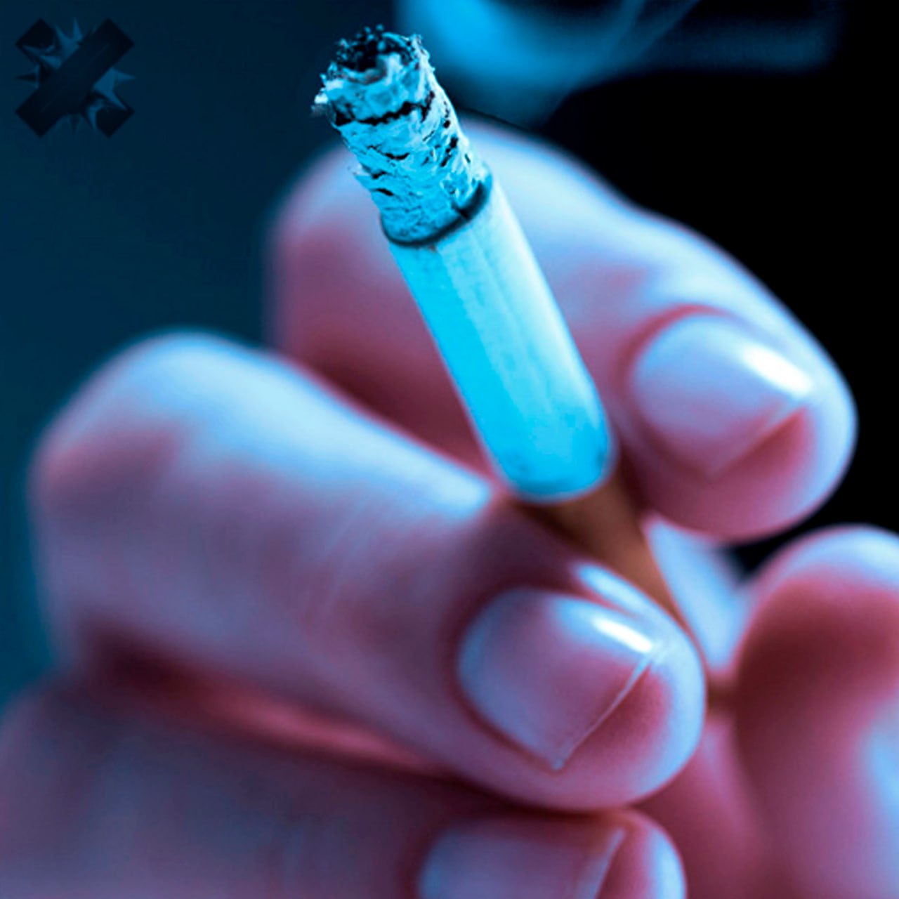 В России хотят резко повысить штрафы за курение на работе Общественники предложили ужесточить наказание за курение на рабочих местах в том числе за вейпы и другие электронные устройства Сейчас штраф составляет от 500 до 1500 рублей и авторы инициативы уверены что такие суммы никого не останавливают Поэтому они требуют увеличить штрафы минимум в 10 раз   правильно нечего дымить возле коллег проблема решается созданием курилок НМШ