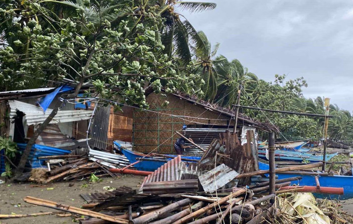 На Филиппины обрушился тайфун Калмаэги погибли свыше 20 человек repost uz sotni tisyach evakuirovali Подписывайтесь на Repost