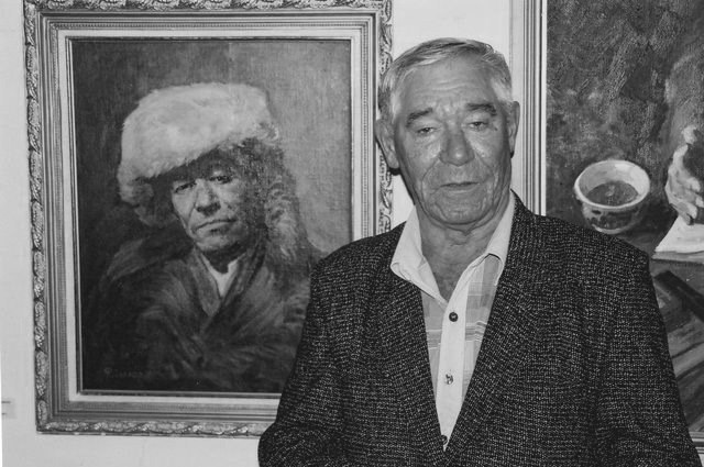 Ушел из жизни известный камчатский писатель Радмир Коренев Старейшего члена Союза писателей России Камчатского края не стало на 97 году жизни 28 января Радмир Александрович Коренев родился 9 октября 1929 года в г Уссурийске Приморского края и в возрасте двух трех месяцев уехал с матерью в Кихчик на рыбозавод на Камчатке Через полтора года умерла мать В дальнейшем воспитывался у деда Гаврилы Никитича Коренева Жизнь писателя сложилась непросто оставшийся сиротой в раннем детстве прошел трудный жизненный путь моряка дальневосточника испытавшего тяготы Великой Отечественной войны и послевоенного восстановления Будучи человеком редкого таланта и глубокой жизненной мудрости Радмир Коренев впервые проявил интерес к литературе уже будучи взрослым несмотря на отсутствие специального образования Однако именно это обстоятельство сделало его творчество уникальным и близким сердцу читателя рассказали представители Министерства культуры Камчатского края Соболезнуем родным и близким Радмира Александровича камчатка камчатскийкрай