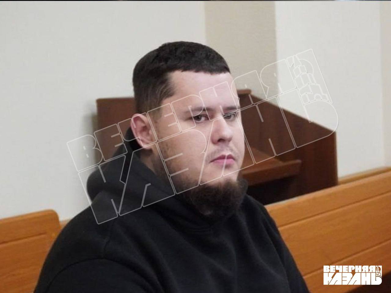 Студент КГЭУ два года давал взятки педагогам а когда схему вычислили сам пошел в полицию Парень передавал деньги через посредников общая сумма взяток вышла почти на 100 тысяч Всего он проставил шесть экзаменов по разным предметам Когда на схему вышли силовики парень оформил явку с повиннной Уголовное преследование в отношении него прекратили Казань на Максималках