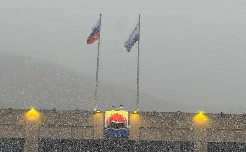 Солодов перевел автопарк правительства в режим такси 30 декабря служебные машины будут курсировать по красной линии По поручению губернатора Камчатки 30 декабря служебный автопарк правительства региона и администрации Петропавловска будет работать в режиме бесплатного такси Подробности по ссылке   kamtime ru article ce567414 41f9 4d1d 8c65 708c2d668f1d