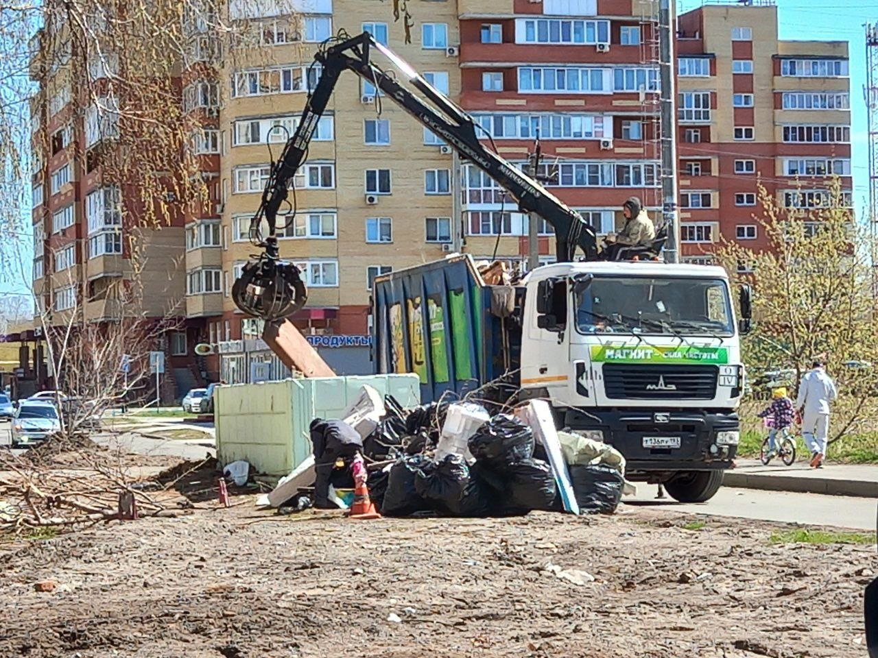 «Мусорные» нормативы в Омской области будут пересчитывать  Нормативы накопления твердых коммунальных отходов в Омской области будут считать заново. Суд признал незаконным соответствующий приказ РЭК, утвердивший их еще в 2017 году. Отмены нормативного акта добилась региональная прокуратура.  В июле Омский областной суд удовлетворил иск заместителя прокурора области, обязав РЭК принять новый нормативный правовой акт и установить новые нормативы накопления ТКО для населения. Комиссия с этим не согласилась и направила апелляцию на решение суда. Судебная коллегия по административным делам Пятого апелляционного суда общей юрисдикции встала на сторону прокуратуры.