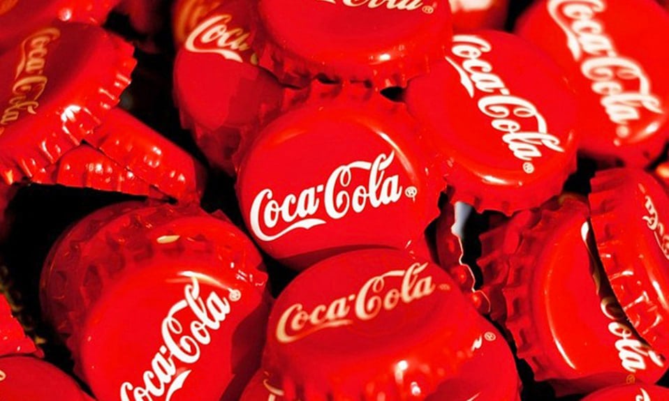 Coca-Cola готовится к возвращению в Россию. Внутри компании уже обсуждают стратегию по работе с отечественными конкурентами и борьбе с параллельным импортом, сообщает Mash .  Со слов источника Mash, производители американской газировки планируют делать её на тех же заводах, что и изготавливалась до ухода из РФ.Как только компания вернётся в Россию, начнут бороться с левой газировкой. Что касается конкурентов — это "Добрый. Кола". То этот производитель работать продолжит.   Связаться с Вологодским Городовым или предложить новость: