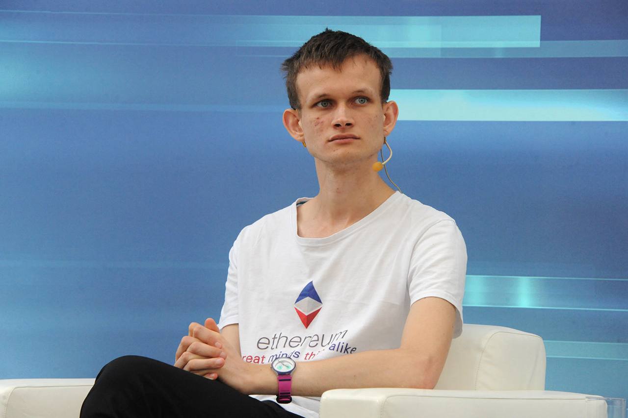 Виталик Бутерин представил новую архитектуру и стандарты для упрощения Ethereum до уровня Bitcoin через 5 лет: - Сфокусироваться на децентрализации, доступности и устойчивости блокчейнов L1, сохраняя безопасность и снижая зависимость от L2; - Применять технологии, такие как EIP-4844 Blobs , для уменьшения объема данных в блоках; - Заменить EVM на упрощенную ZK-совместимую виртуальную машину, например RISC-V; - Внедрить упрощенные алгоритмы, такие как SSF Single Slot Finality , для ускорения финализации блоков. Оставайтесь в курсе последних новостей вместе с