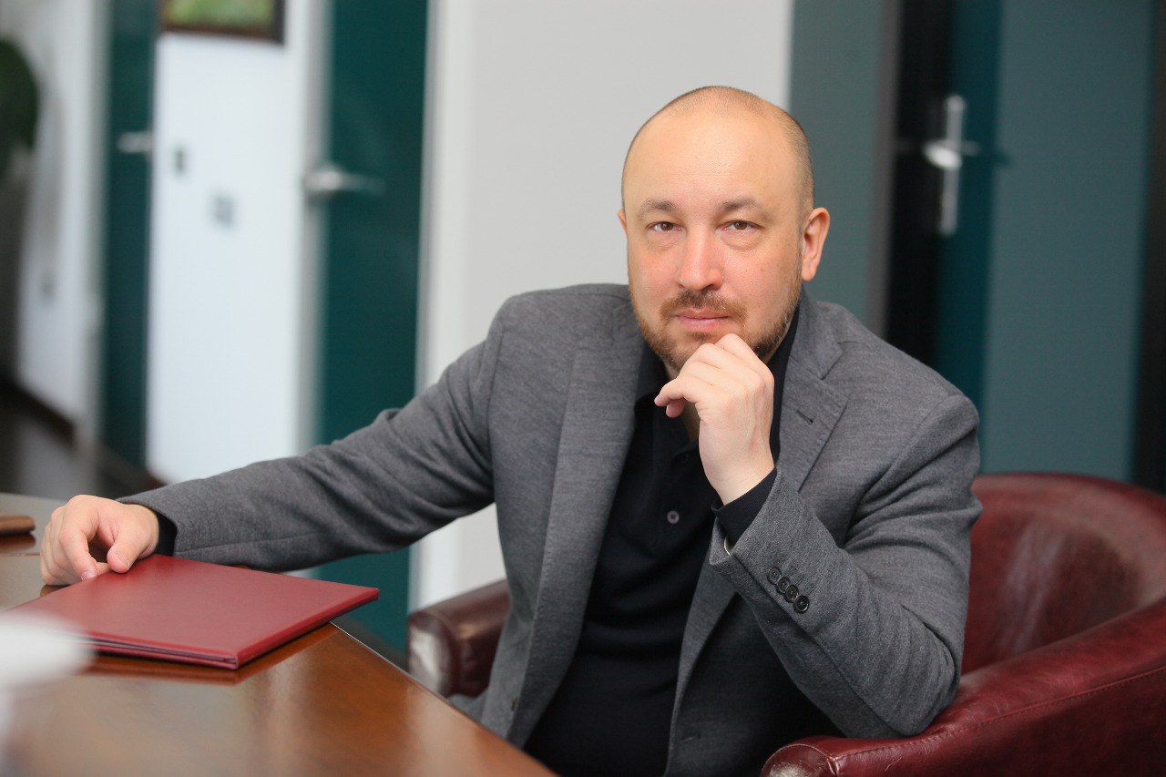 Депутат Госдумы Михаил Щапов станет аудитором? Фракция КПРФ в Госдуме выдвинула иркутского депутата Михаила Щапова на пост аудитора Счётной палаты России. Об этом сообщил телеграм-канал «Байкальский Писыч» со ссылкой на «Ведомости». Сейчас назначение должно быть одобрено Госдумой. Если это произойдёт, Щапову придётся досрочно сложить свои полномочия и не участвовать в выборах в Госдуму по 93-му избирательному округу. Интересно, как это изменит расстановку политических сил в Иркутской области? #иркутск