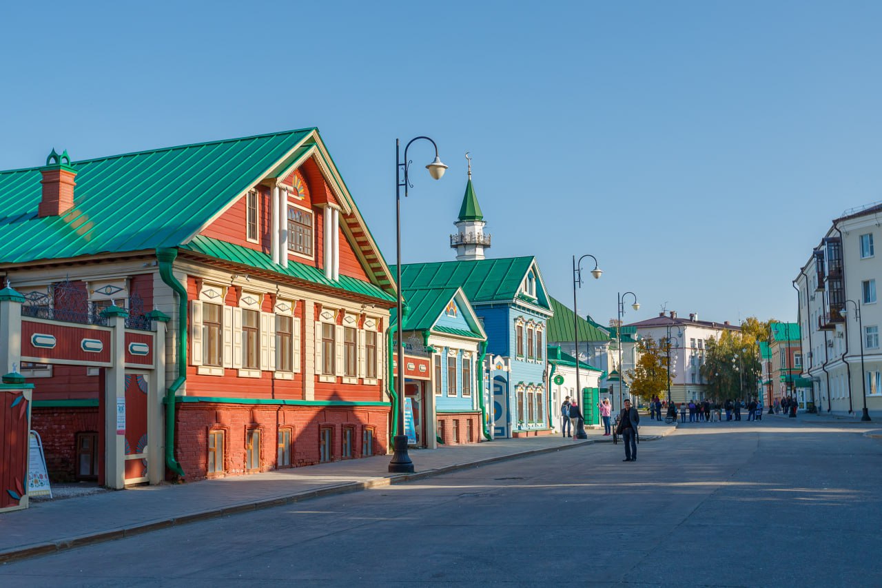 В Татарстане собрали свыше 80 млн туристического сбора С начала года в Татарстане туристы заплатили 80 8 млн рублей курортного сбора Больше всего денег принесла Казань 69 4 млн рублей это 86 от всей суммы Налог действует не во всех городах и районах Сейчас его платят в Казани Зеленодольске Болгаре и некоторых населённых пунктах Верхнеуслонского Зеленодольского и Спасского районов Размер сбора 1 от стоимости проживания в гостинице но минимум 100 рублей в сутки От налога освобождены дети и льготники