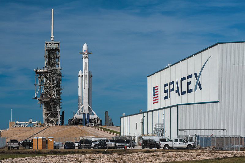 Космические силы США заключили контракт со SpaceX на развертывание новой секретной сети связи MILNET SATCOM на сумму не менее $13 млрд Золотой парашют Илона Маска из команды Трампа получен.