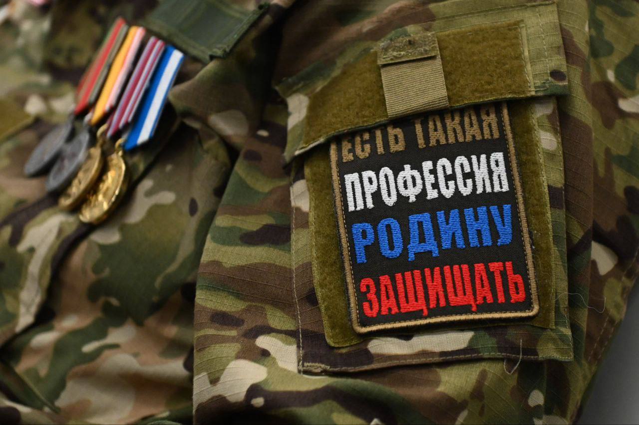 Александр Дрозденко анонсировал набор на второй поток образовательной программы «Герои Команды 47», в которой смогут принять участие ветераны СВО без высшего образования. На этом этапе будут готовить руководителей общественных организаций, военно-патриотических клубов, наставников молодежных организаций. Условием будет наличие у участников программы среднего специального образования.
