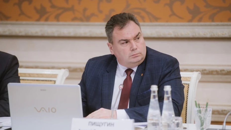 Экс главе Борисоглебска вынесли приговор по делу о ремонте драмтеатра Суд назначил Андрею Пищугину наказание в виде 1 5 года лишения свободы Но на основании ст 53 1 УК РФ наказание заменено на принудительные работы на тот же срок с удержанием 10 заработка в доход государства Кроме того осужденному на два года запрещено занимать должности в органах местного самоуправления связанные с организационно распорядительными и административно хозяйственными полномочиями Мы всегда на связи в Мах