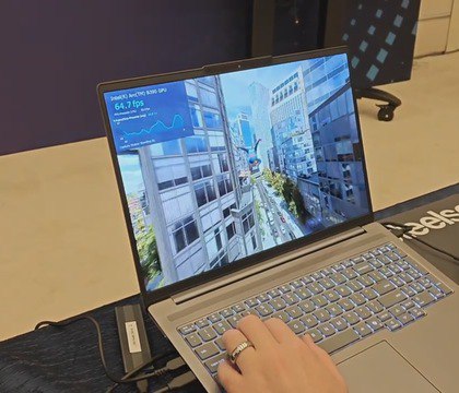 В тестировании THG новый Intel Panther Lake показал более 80 FPS в Cyberpunk но ограничен ПО Тестирование процессоров Intel Panther Lake на CES 2026 показало что новая интегрированная графика Xe3 способна обеспечить играбельную производительность в современных играх при 1080p При этом отмечается что программная экосистема Intel пока не позволяет полностью раскрыть потенциал платформы