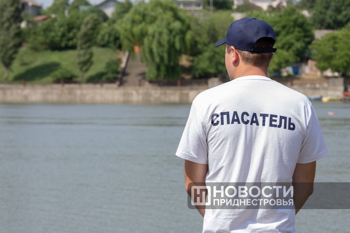 Спасатели готовятся к купальному сезону. Они повышают квалификацию, чтобы следить за безопасностью отдыхающих летом. В прошлом году купальный сезон открылся 1 июня.