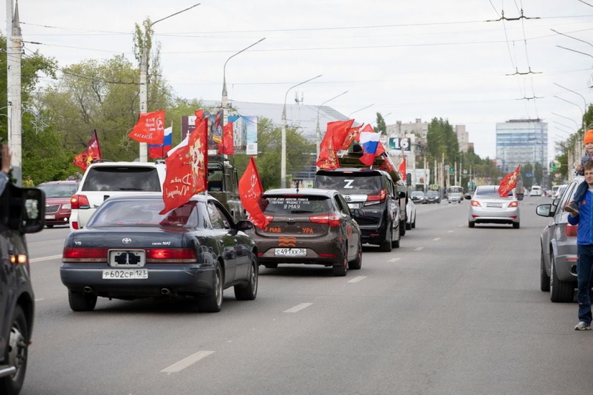 Воронеж не включили в список городов, получивших одобрение на парад в День Победы     Представители местных властей поделились с коллегами информацией о том, что в настоящее время ведётся работа над различными сценариями. Окончательное решение будет принято за две недели до празднования.  ↗  Прислать новость   Подписаться