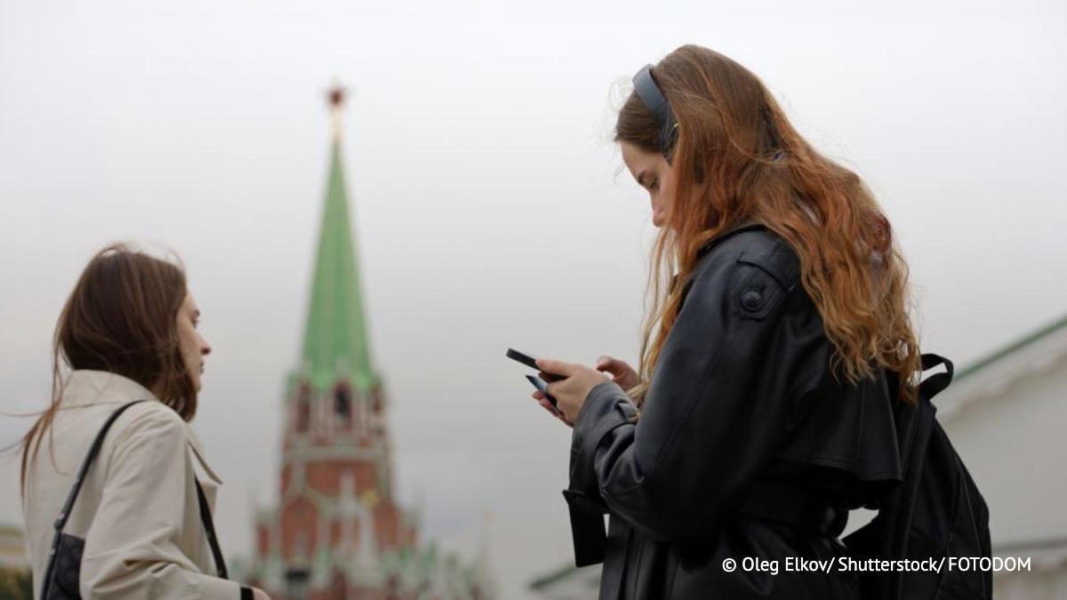Создана система для выявления кибератак на сим-карты, сообщили ТАСС в пресс-службе СПбГЭТУ "ЛЭТИ". Система анализирует изменение энергопотребления во время работы электронного устройства. Задача такой методики заключается в выявлении уязвимостей в системе энергопотребления устройства раньше злоумышленника и предложении защитных мер. / Наука