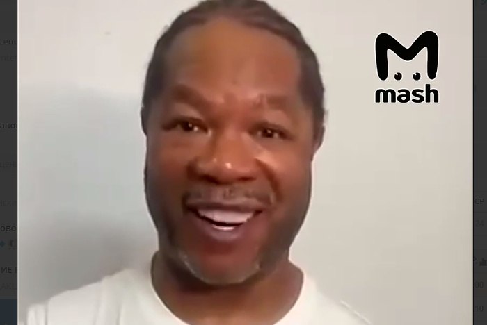 Звезда культового шоу MTV Тачка на прокачку будет продвигать Авито Авто Звезда культового шоу MTV Тачка на прокачку американский рэпер Xzibit будет продвигать Авито Авто Об этом пишет агентство ЕАН Сотрудничество с российской технологичной платформой артист анонсировал на пресс конференции в преддверии своего выступления на фестивале хип хоп культуры Уличный драйв в Лужниках Артист прибыл на мероприятие в футболке Авито Авто С моими друзьями из Авито Авто мы готовим кое что очень крутое У нас есть большой сюрприз для вас Следите за новостями сказал Xzibit Рэпер также признался что задумывается об открытии автобизнеса в Москве Он отметил уникальную атмосферу российской автомобильной культуры В этот же день рэпер анонсировал два концерта в декабре в Москве и Санкт Петербурге В этом году он выпустил первый за 13 лет альбом Kingmaker uralweb ru