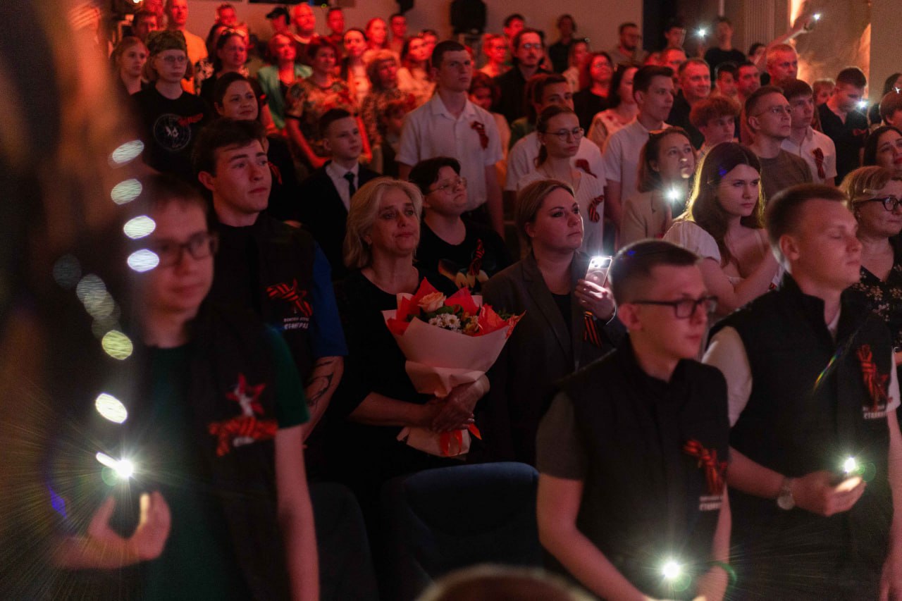 Новые кинооткровения от "Ростелекома": "История нашей Победы" уже на Wink.ru "Ростелеком" разместил третий сезон кинооткровений о семейных ценностях "Потому что мы — семья" в онлайн-кинотеатре Wink.ru. Новый документальный фильм "История нашей Победы" продолжает социальный проект компании и рассказывает о подвигах героев Великой Отечественной войны через призму семейных историй. Фото: ПАО "Росстелеком"