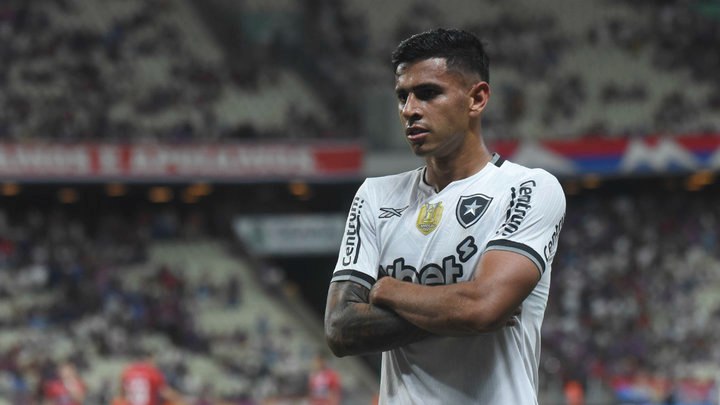 Трансфер из Бразилии Динамо покупает Давида Рикардо за 6 5 млн GeGlobo Бело голубые получат 80 прав на 23 летнего защитника Ботафого который в последнем сезоне провел 29 матчей Интересно что в своей прощальной игре за бразильский клуб новичок получил красную карточку