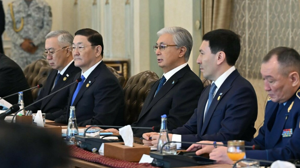 Казахстан и Пакистан расширят сотрудничество в энергетике и торговле Президент Казахстана Касым Жомарт Токаев и премьер министр Пакистана Шахбаз Шариф подтвердили намерение углублять партнерство между странами передает ArbatMedia   Прислать новость