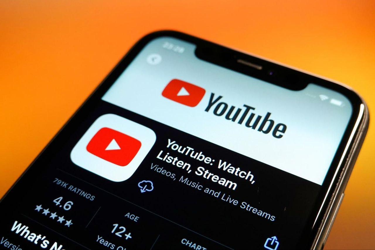 Приложение YouTube перестало работать на следующих устройствах: • iPhone 6s и 6s Plus • iPhone 7 и 7 Plus • iPhone SE 1-го поколения • iPod Touch 7-го поколения • iPad Air 2 • iPad Mini 4 Все дело в том, что Google выпустил обновление 20.22, которое отключает поддержку YouTube на устройствах с iOS ниже 16. Остается использовать браузер.