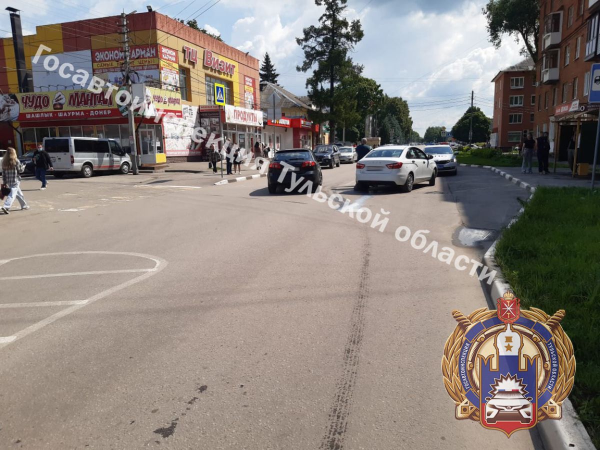 В Узловой под колеса "Лада Веста" попала 76-летняя женщина 17 июня в Узловой произошло ДТП, в результате которого пострадала 76-летняя женщина - подробностями поделились в пресс-службе региональной ГАИ. ↗ Прислать новость Подписаться