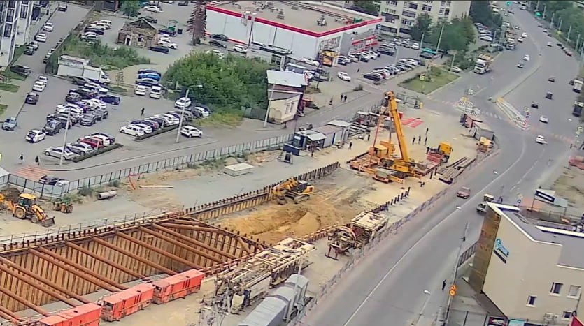В Челябинск доставляют тоннелепроходческое оборудование для метротрама Доставку из Москвы специальным транспортом осуществляла китайской компаний ООО «16-ое управление СиАрСиСи Рус». Эта субподрядная организация, которая по контракту с генподрядчиком - Группой компаний «Моспроект-3» - будет строить два тоннеля от рампового участка на улице Овчинникова до демонтажных камер за остановочным пунктом «Площадь Революции». ПОДРОБНЕЕ URALPRESS.RU