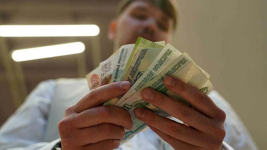 В трех регионах России прожиточный минимум превысил 30 тыс рублей Это следует из данных Минтруда Так его размер на 2026 год в Чукотском автономном округе составил 49 431 рубль в Камчатском крае 33 333 рубля в Магаданской области 32 954 рубля в Ненецком автономном округе 31 060 рублей А вот где прожиточный минимум составил более 25 тыс рублей В Республике Саха Якутия 28 598 рублей В Мурманской области 26 406 рублей В Ямало Ненецком автономном округе 25 946 рублей В Сахалинской области 25 757 рублей В Москве 25 342 рубля Напомним 1 января 2026 года прожиточный минимум в России был проиндексирован на 6 8 Подписаться на truekpru Читать нас в MAX