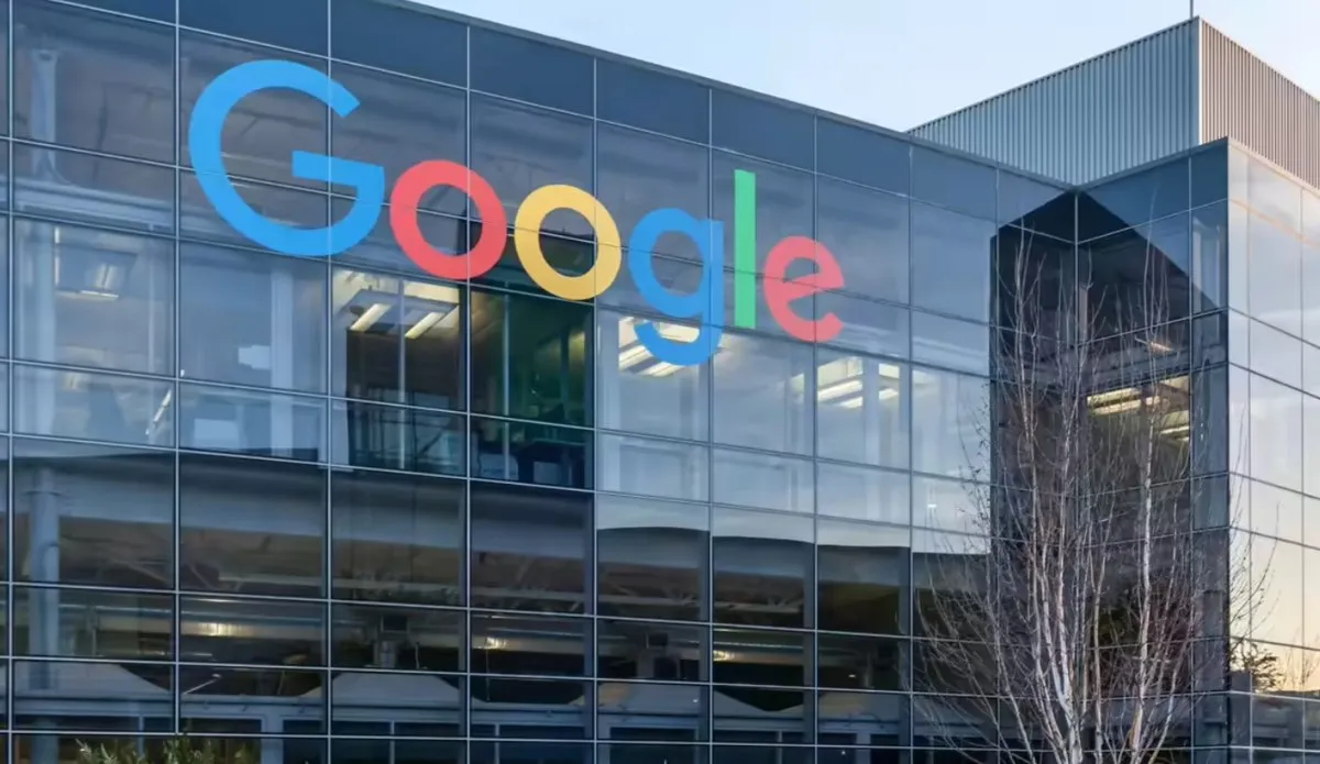 Google инвестирует 10 млрд в Anthropic при оценке ИИ стартапа в 350 млрд пишет Bloomberg Это оценка компании в ходе раунда в феврале 2026 года до инвестиций Ещё 30 млрд Google может вложить в разработчика Claude при достижении целевых показателей vc ru invest 2885047