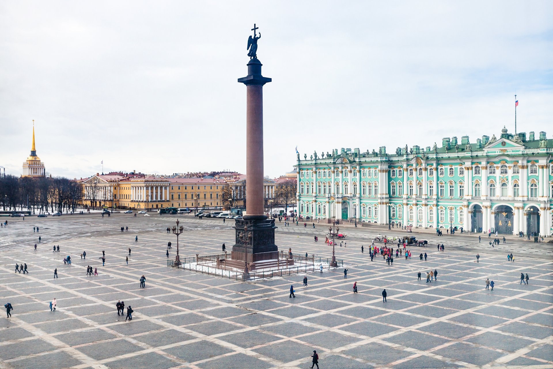 В Петербурге начало весны стартует с оттепели. Уже сегодня воздух прогреется до +3 градусов. Однако небо будут закрывать плотные облака, во второй половине дня местами пройдёт небольшой снег, возможен мокрый снег.  Подробнее: