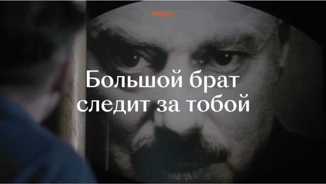 В раздевалках школы №1 в Чите установили видеокамеры. Но после возникновения «морально-этических» вопросов решили не подключать  Директор читинской школы Раиса Мыльникова так объяснила необходимость в здании камер видеонаблюдения: Во-первых, здание, где находятся раздевалки, стоит отдельно от основного корпуса школы, и они связаны только переходом, а окна расположены на уровне первого этажа. То есть, прежде всего, это делается в целях безопасности. Также здание наполнено оборудованием – это еще и его сохранность. Ну и дети есть дети — это и уроки физкультуры, где вполне возможны травмы, и внутренние какие-то проблемы между учащимися. Видеокамеры в раздевалках директор пообещала подключить только после обсуждения вопроса на общем родительском собрании.  Ситуацию прокомментировал пресс-секретарь городского комитета образования Гэсэр Раднаев. В интервью местному изданию он заявил: С учетом возникновения вопросов морально-этического характера подключение к системе видеонаблюдения оборудования, установленного в раздевалках спортивного зала, осуществляться не будет. Он уточнил, что проводился лишь монтаж оборудования для системы видеонаблюдения и добавил, что вопросы её функционирования планируется обсудить с родителями учеников.  Комментарии родителей и всех заинтересованных лиц можно почитать ЗДЕСЬ и ЗДЕСЬ  Подписаться   Обратная связь