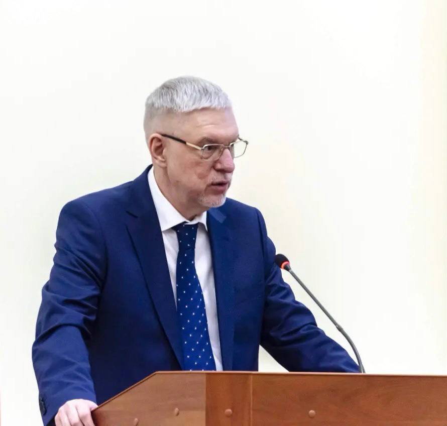 Заместителем главы города Ростова по вопросам экономики стал Виталий Золотухин. Об этом сообщил Александр Скрябин. Виталий Золотухин — коренной ростовчанин. Он начал карьеру в 1990 году в налоговой инспекции, а затем более десяти лет проработал в городской администрации, включая должность замглавы по экономике с 2002 по 2014 год. С 2014 по 2024 год Виталий Золотухин работал в сфере поддержки предпринимательства и в дорожно-строительной отрасли. До нового назначения он занимал пост заместителя директора департамента имущественно-земельных отношений. Подписаться Прислать новость