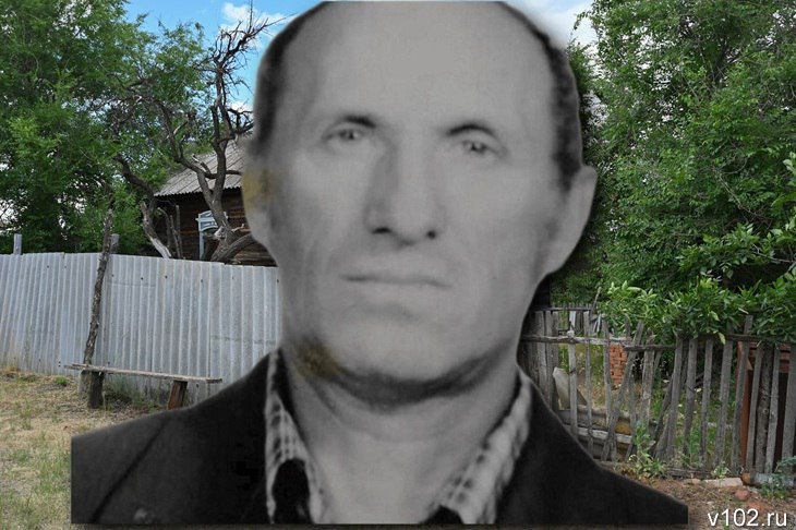 «Его все время тянет в Курск»: под Волгоградом пропал пенсионер на велосипеде 74-летний Вячеслав Чекрыгин выехал из дома в поселке Новостройка Палласовского района в шесть часов вечера 12 июня и сказал, что скоро вернется. Однако дома он так и не появился. По словам жены пенсионеры, ее муж страдает провалами в памяти. При этом у него навязчивая идея уехать в Курск, откуда он родом.