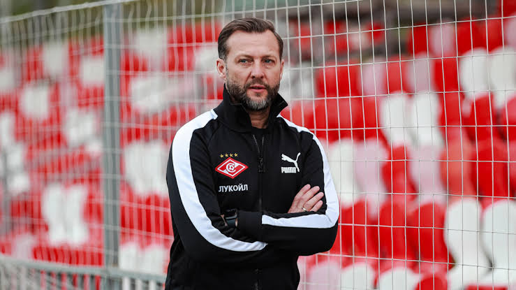 Вадим Романов и о главного тренера Спартака К ближайшим матчам команду будет готовить 47 летний специалист который с прошлого года входит в тренерский штаб красно белых