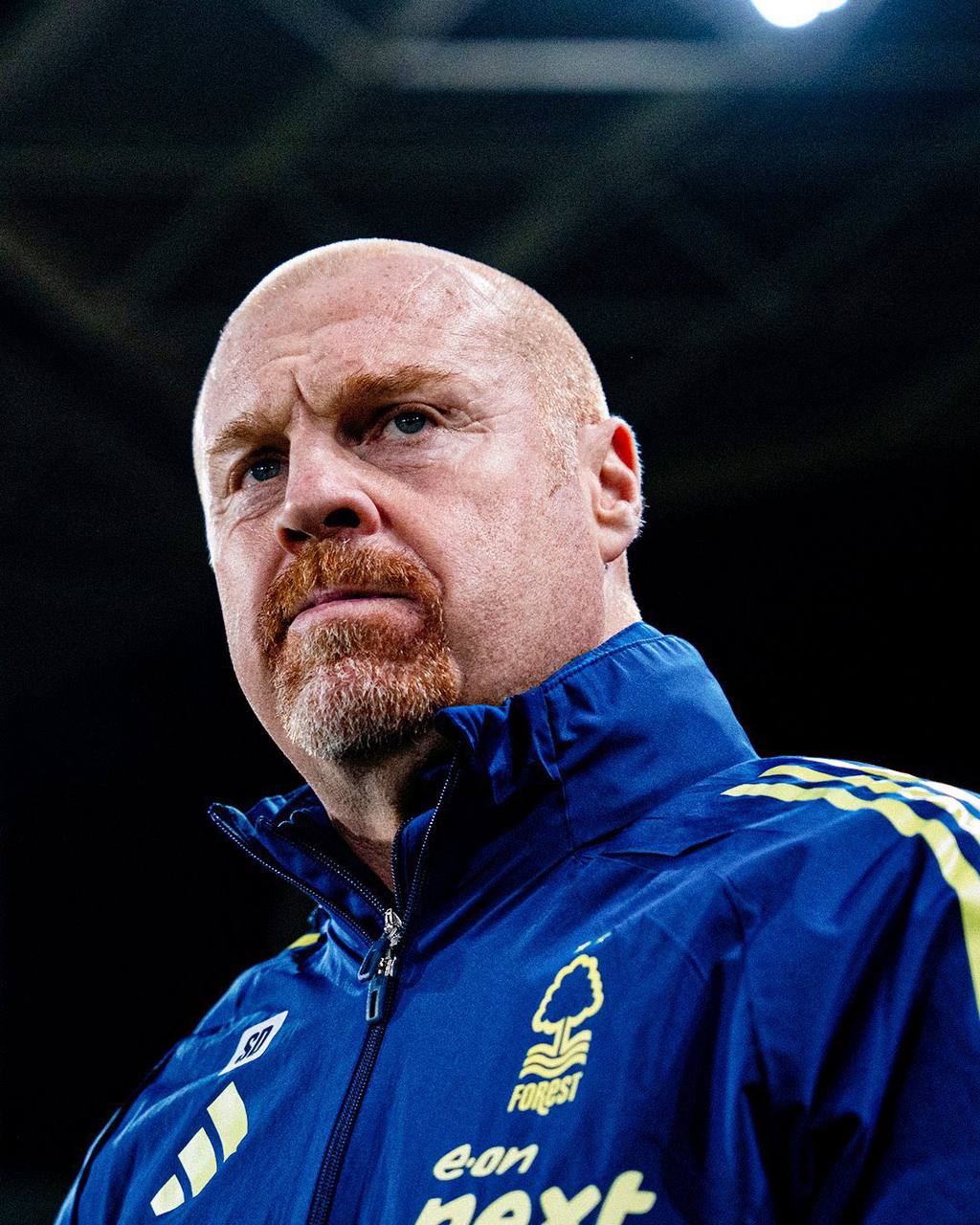 Шон Дайч уволен из Ноттингема Англичанин проработал в клубе всего 4 месяца С ним Ноттингем прошел в 1 16 ЛЕ а в АПЛ команда идет на 17 й строчке с 3 очковым отрывом от зоны вылета Это третья отставка в Форест за сезон до этого увольняли Нуну и Постекоглу Даже интересно кто пойдет туда еще myachPRO