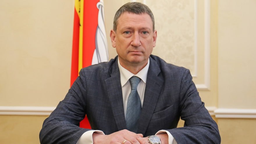 Силовики нагрянули к вице-мэру Воронежа по строительству Дмитрию Гладких Оперативные мероприятия проводились по делу главы управления стройполитики Евгения Шишкина и директора МКУ «Дирекция единого заказчика капитального строительства» Александра Кима. У Гладких изъяли документы, пока его ни в чём не подозревают.