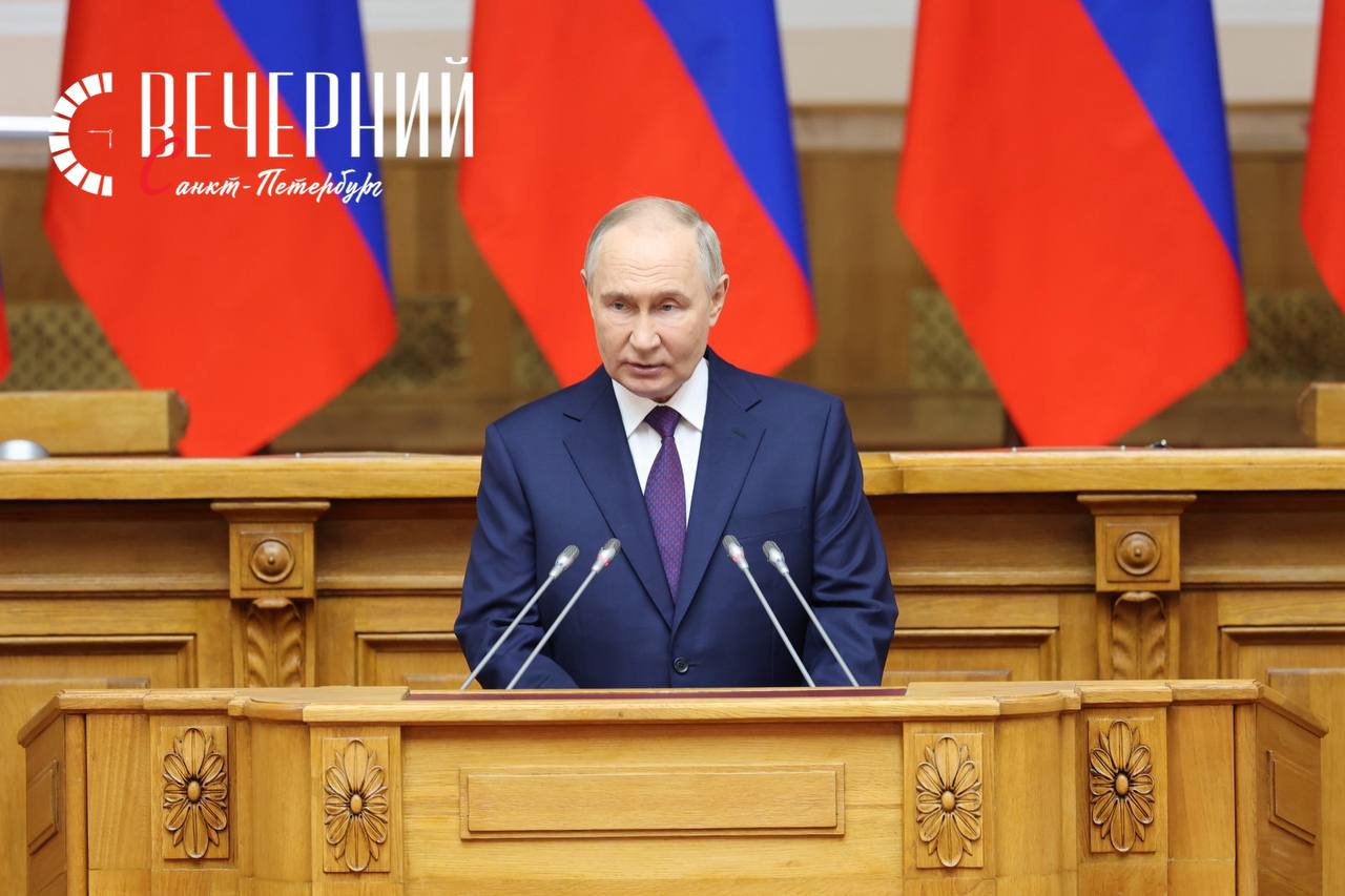 Владимир Путин выступит на Форуме объединенных культур в Петербурге Пленарное заседание форума состоится с участием главы государства его выступление анонсировала вице премьер Татьяна Голикова Напомним форум проходит в Северной столице с 11 по 13 сентября Фото Дмитрий Фуфаев Вечерний Санкт Петербург