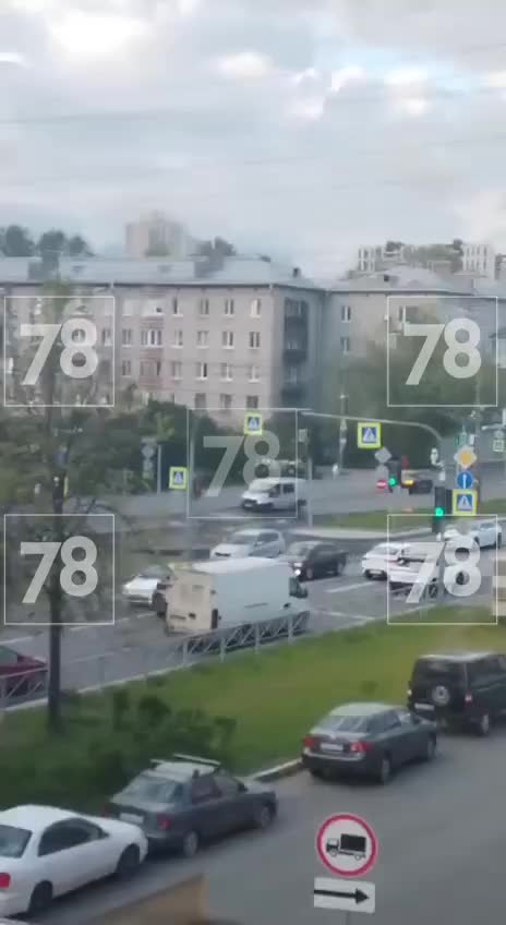 ДТП и прорыв теплосети парализовали движение в Перми