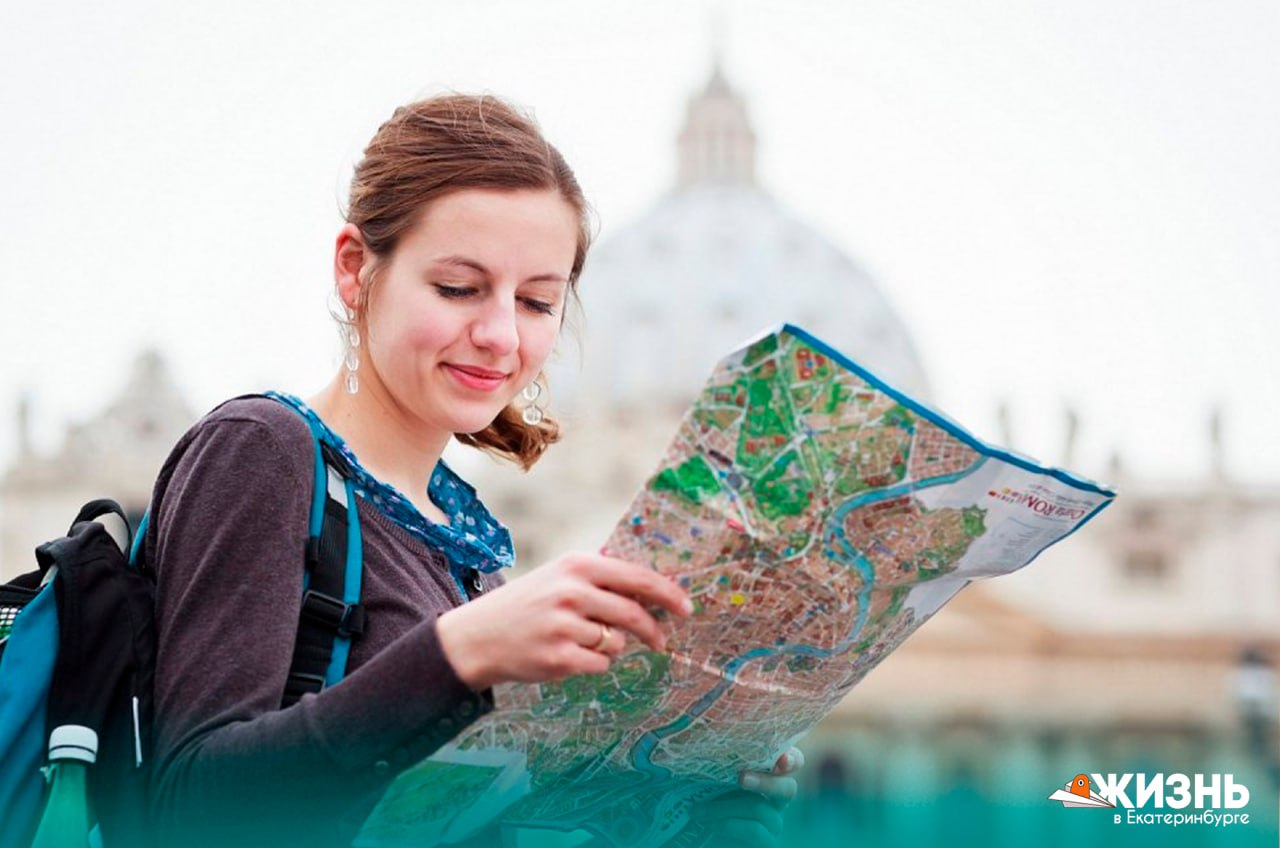 Студентам хотят выдать Карту путешественника для поездок по России В ЛДПР предложили запустить для студентов вузов и колледжей специальную карту номиналом 30 тысяч рублей Деньги можно будет использовать для получения скидки от 50 до 70 на авиа и ж д билеты   Есть нюанс льгота будет действовать только при покупке билета вместе с туром или экскурсией у официального турагентства По задумке авторов карта станет аналогом Пушкинской и поможет студентам с ограниченным бюджетом больше путешествовать и узнавать страну Как вам идея зашла бы такая карта Подписаться на Жизнь в Екб   Канал в MAX