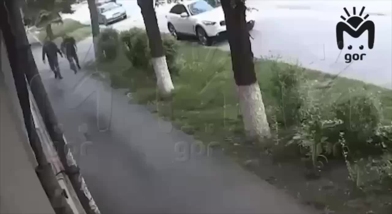 Во Владикавказе мужчина с автоматом напал на знакомого из-за старой ссоры