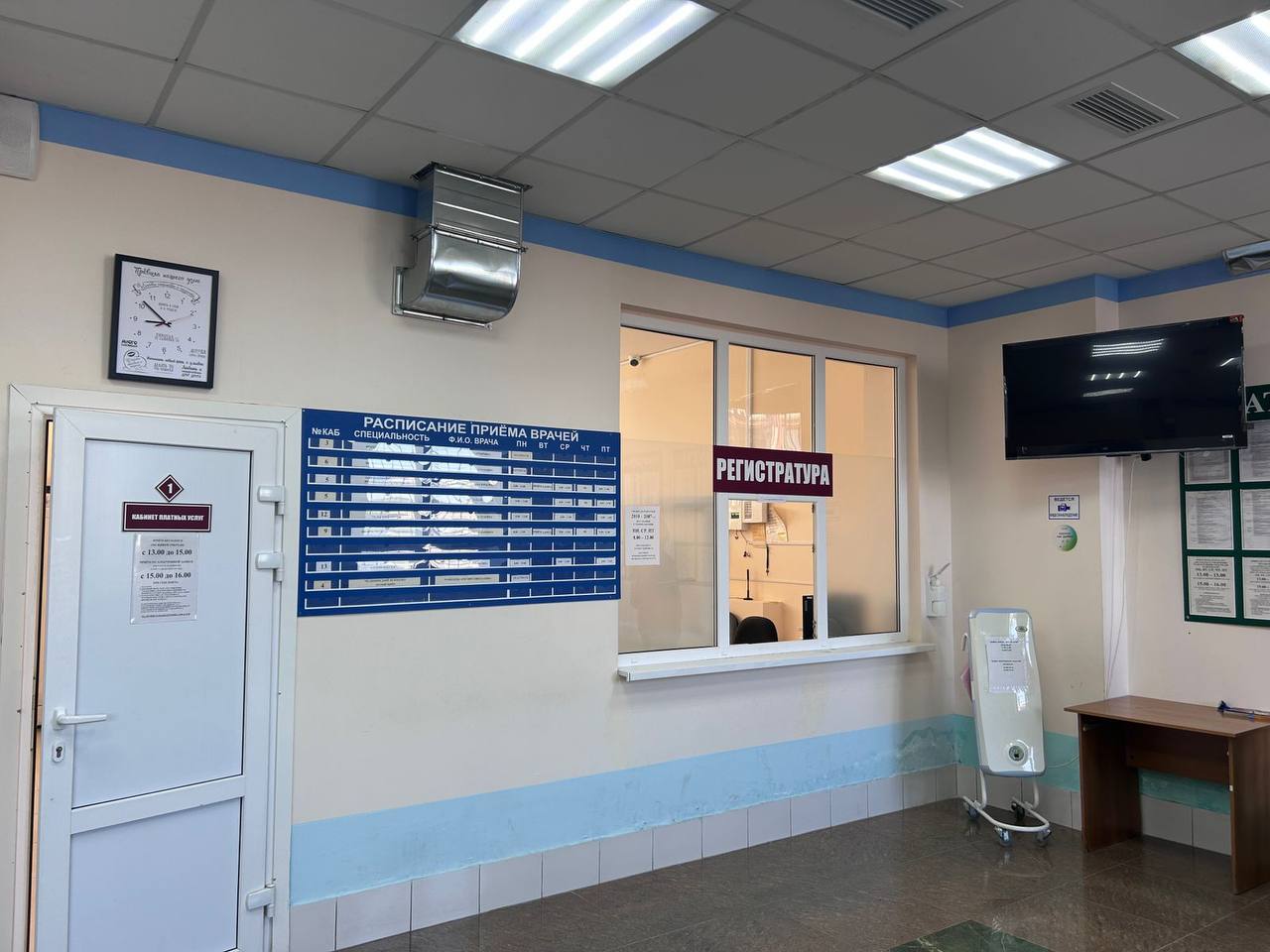 За 7 месяцев 2025 года Республиканский психоневрологический диспансер оформил около 9,5 тыс медицинских заключений С января по июль 2025 года врач-психиатр выдал 9417 медицинских заключений пациентам Наибольшим спросом пользуются справки для получения водительских удостоверений категории — их выдано 3762 экземпляра. Следующими по востребованности идут медицинские книжки, справки для частной охраны и другие виды документов. Пик активности пациентов пришёлся на апрель и июль — в эти месяцы наблюдалась максимальная посещаемость медучреждения. Почему это важно? Психическое здоровье — залог безопасности на дороге и в работе, особенно в сферах, требующих повышенной ответственности. Регулярный контроль и своевременное оформление документов помогают предотвратить риски и поддерживать высокий уровень профессионализма.