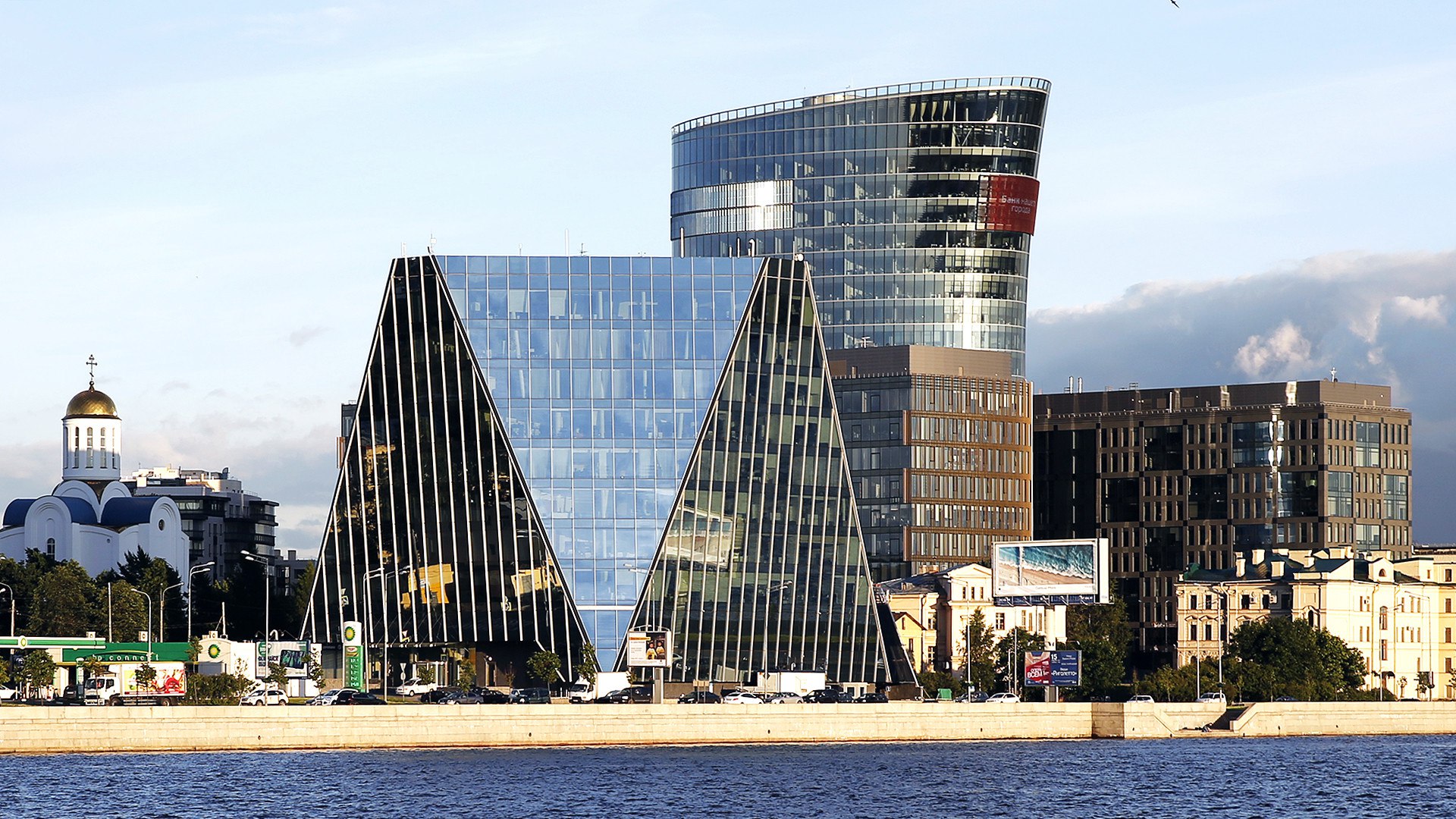 Банк Санкт-Петербург #BSPB «Банк Санкт-Петербург» отчитался за 3 месяца 2025 года по МСФО Чистая прибыль «Банка Санкт-Петербург» по МСФО за 3 месяца 2025 года составила ₽15,5 млрд, увеличившись на 19,2% по сравнению с ₽13 млрд в предыдущем году. Чистый процентный доход вырос на 15,7% до ₽19,9 млрд против ₽17,2 млрд годом ранее. Источник: e-disclosure.ru