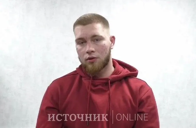 Бывшего бойца ММА Матвея Леванова приговорили к 5 годам колонии общего режима за публичное оправдание терроризма и хулиганство Напомним Леванов будучи пьяным у одного из развлекательных заведений Кирова подошёл к незнакомым ему людям и стал размахивать ножом Одна из женщин сделала ему замечание Бывший боец ММА замахнулся на неё кулаком и попытался ударить Далее Леванов продемонстрировал на своём теле татуировку с символикой террористической организации запрещённой на территории РФ а также произнёс высказывания содержащие признаки публичного оправдания и пропаганды терроризма Приговор не вступил в законную силу сообщили в УФСБ Зависает Telegram Подписывайся на Источник в MАКС